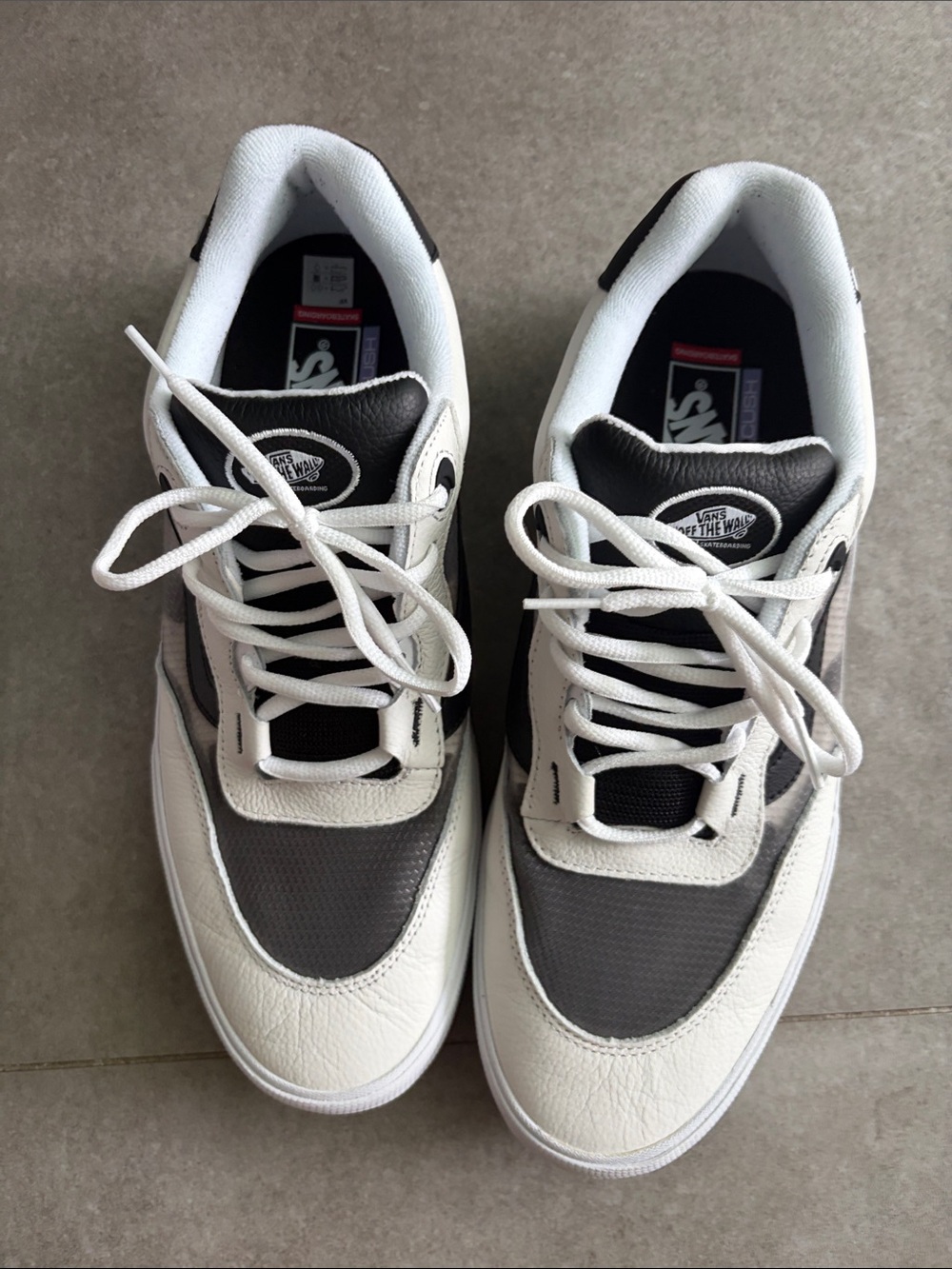 Vans Wayne Men's Low-Top Sneakers in White and Black 13